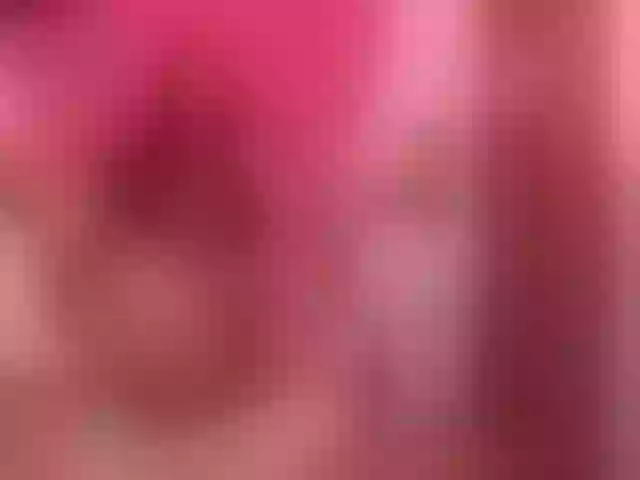 Live sex webcam photo for SquirtQeen33 #265528855