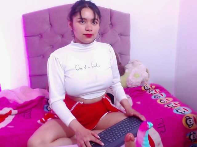 Live sex webcam photo for scarlet-gold #243918111