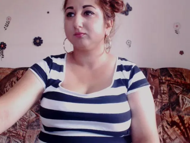 Live sex webcam photo for KinkyMyax #255593791