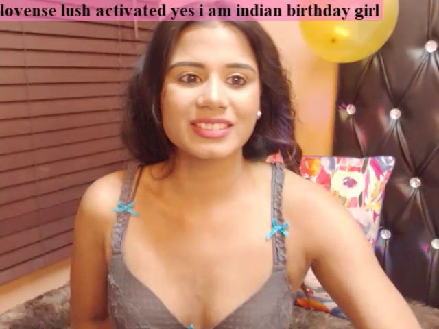 Live sex webcam photo for PARADISEQEEN #253539012