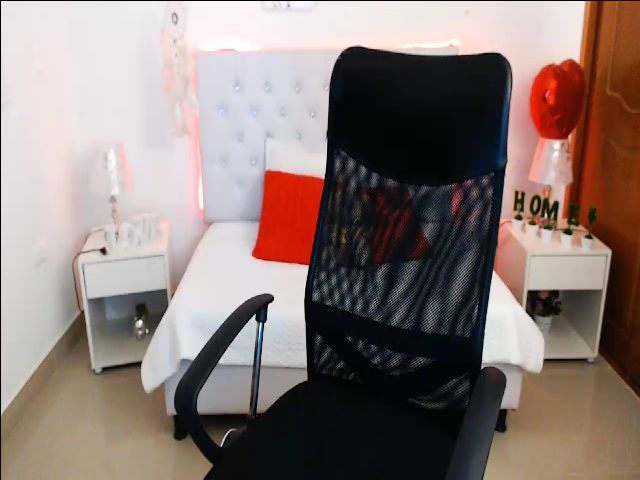 Live sex webcam photo for Antonella_lpz #254276307