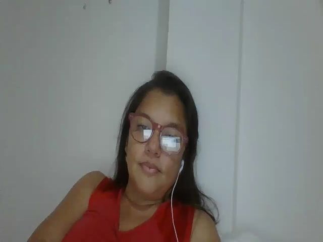 Live sex webcam photo for SweetLola01 #256649487