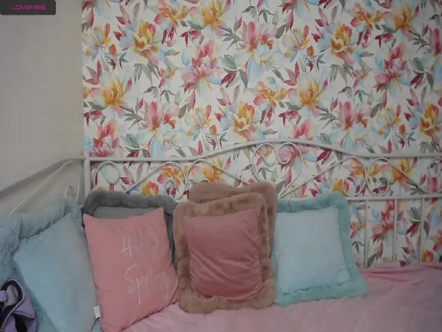 Live sex webcam photo for UnicornGirl_ #262882145