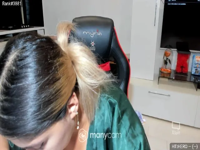 Live sex webcam photo for Littlegirl25 #260259000