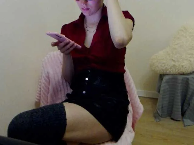 Live sex webcam photo for Emmi-li #242545426