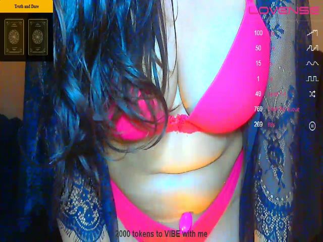 Live sex webcam photo for SexQueen1111 #257494403