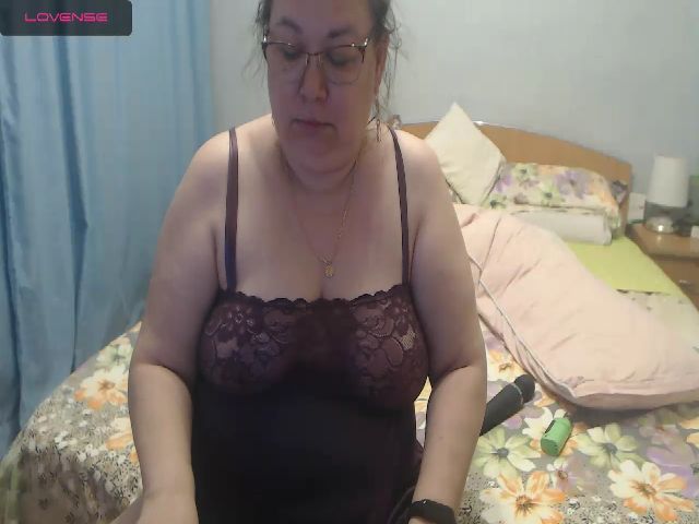 Live sex webcam photo for hot_andrada43 #255186200