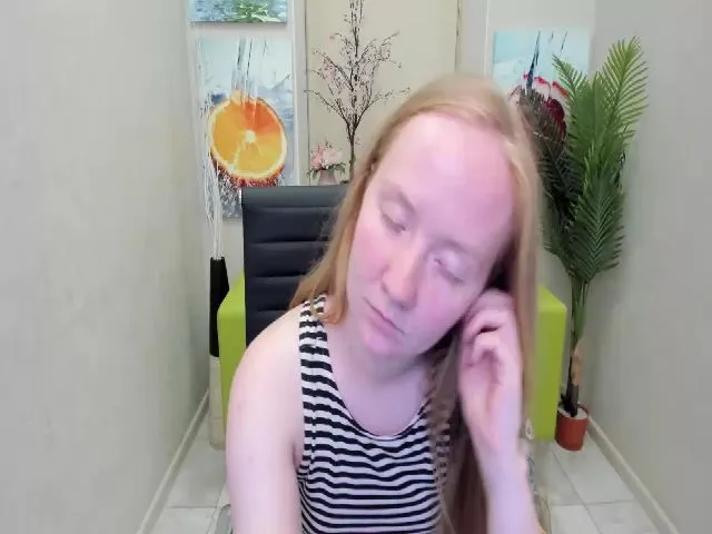 Live sex webcam photo for StunningKelly #252769448