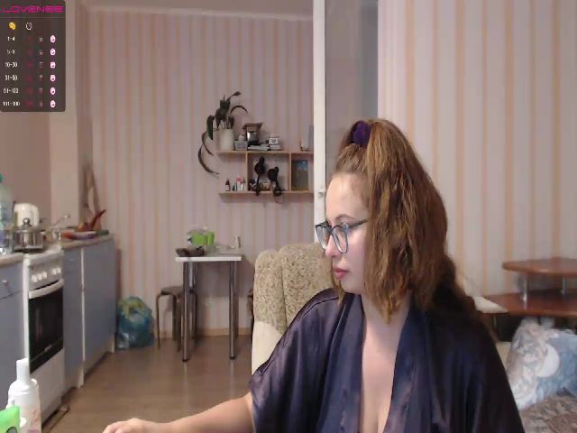 Live sex webcam photo for DinaGreen #255099991