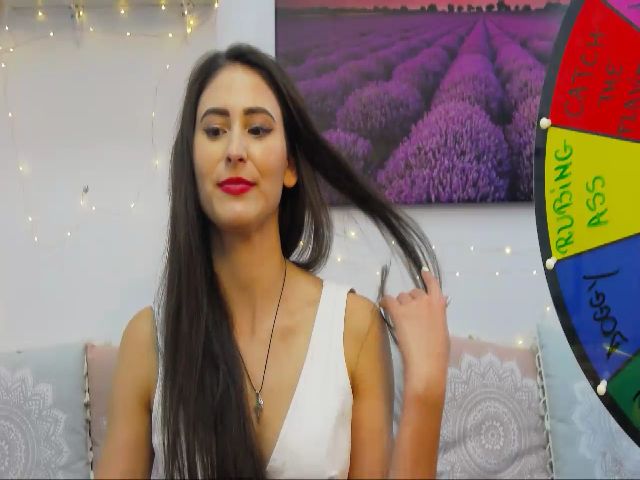 Live sex webcam photo for MaraW #256993404