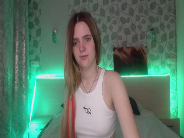 Live sex webcam photo for Ella_Hudson #252420815