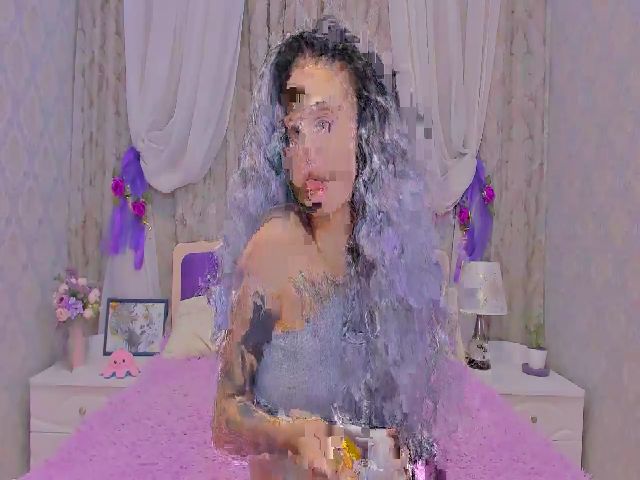 Live sex webcam photo for ExoticKerry #255444777