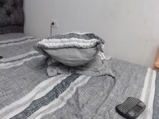 Live sex webcam photo for Andrea_greey #257904355