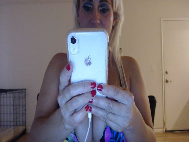 Live sex webcam photo for ExoticJewels #260363464