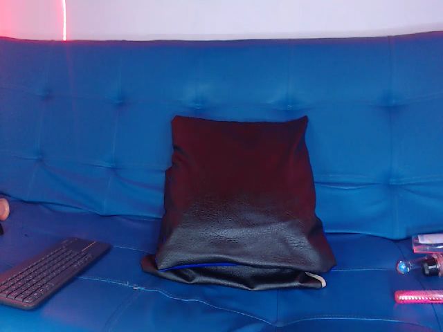 Live sex webcam photo for CrystalJoness #255482070