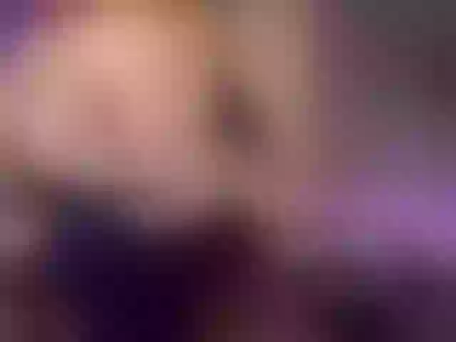 Live sex webcam photo for Melannie1 #249656658