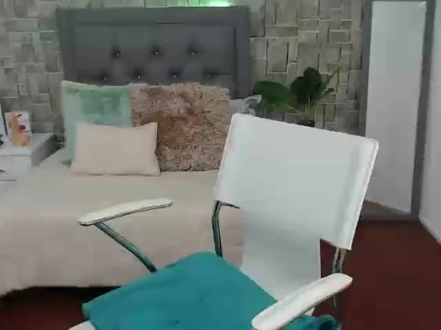 Live sex webcam photo for Lupe-blue #240902553