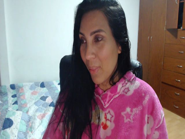 Live sex webcam photo for Gaby_blue #253238517