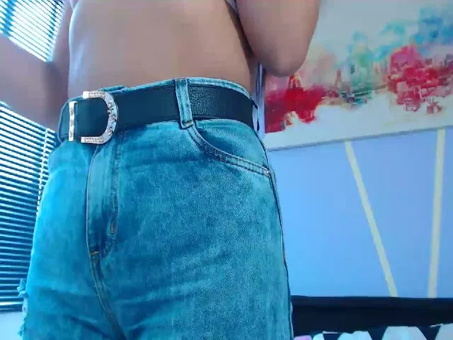 Live sex webcam photo for Litlecapricex #261424824