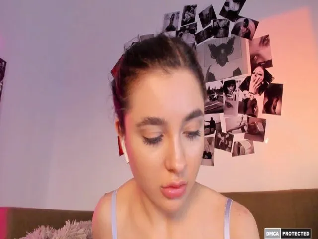 Live sex webcam photo for SpicyTrouble #258758020