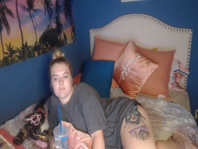 Live sex webcam photo for SnowWhiteXxxx #253977558