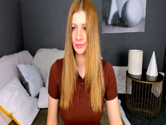 Live sex webcam photo for JuicyHelenX #263063162