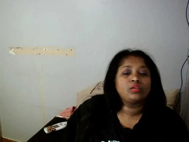 Live sex webcam photo for Indiantasha #287986077