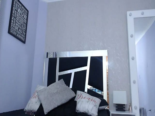 Live sex webcam photo for Pythonissa97 #263701504