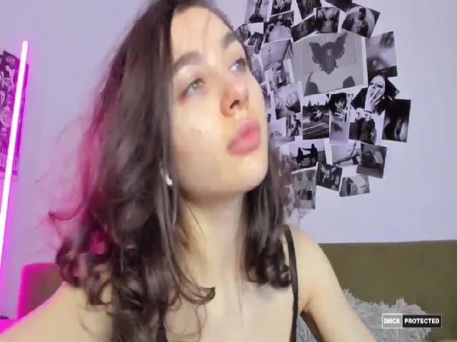 Live sex webcam photo for SpicyTrouble #253510194
