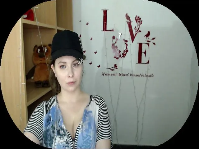 Live sex webcam photo for MollyMey #253208112