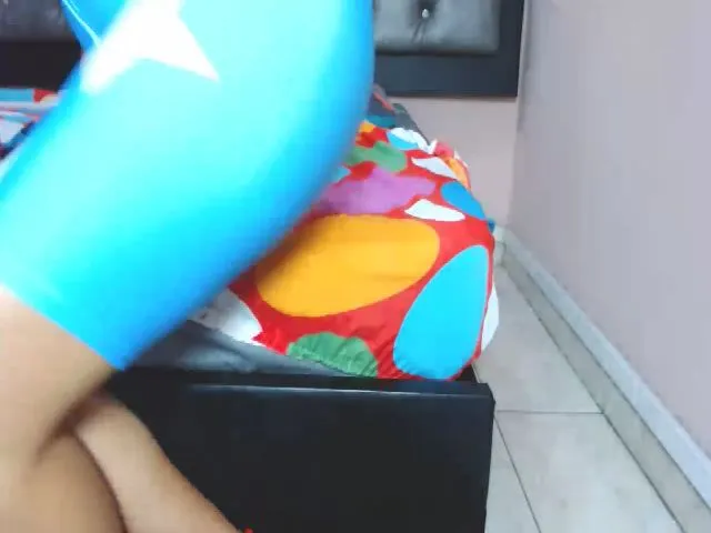 Live sex webcam photo for Candy_Holes #253933560