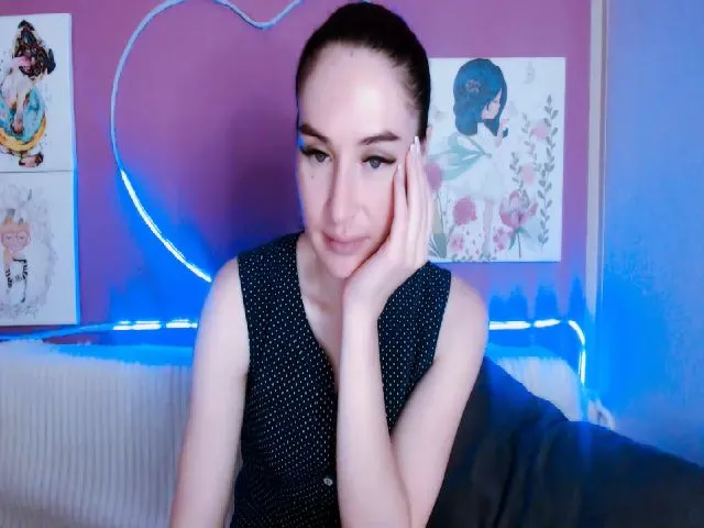 Live sex webcam photo for Lilly_Shine #252739421