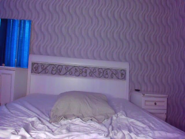 Live sex webcam photo for StephanyLuxe #287869647