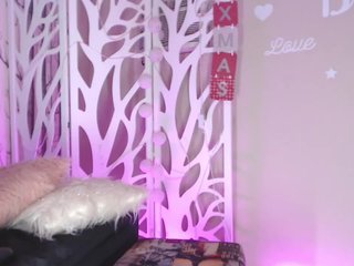 Live sex webcam photo for LizziieRose #240847161