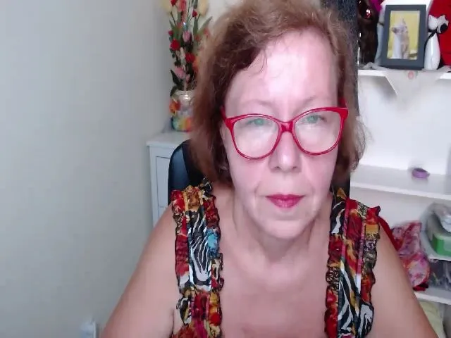 Live sex webcam photo for Adele_69 #264907681