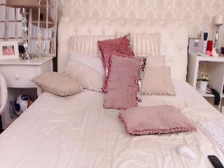 Live sex webcam photo for SofiaLloyd #252073865