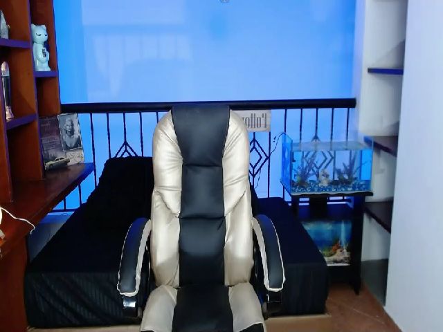 Live sex webcam photo for Yeli_Amber #253660037