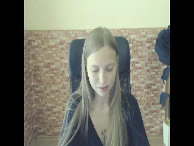 Live sex webcam photo for SshyTeen #258082913