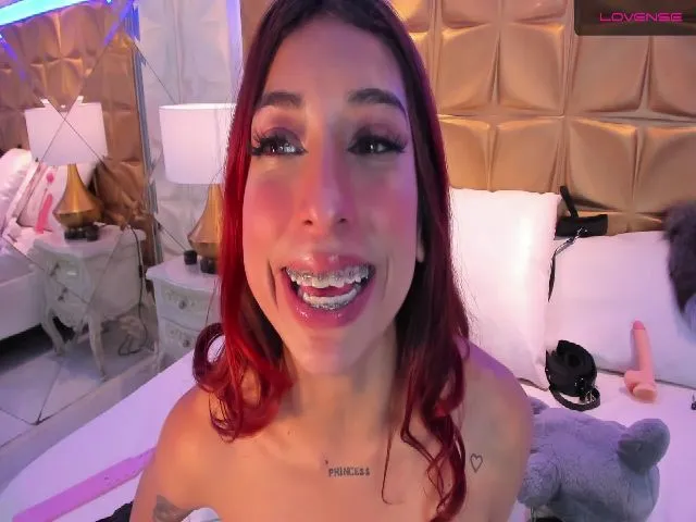 Live sex webcam photo for CandyLaw_ #256368572