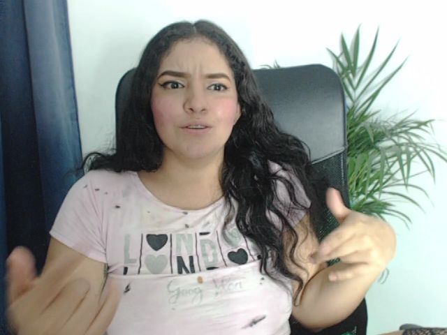 Live sex webcam photo for sophiie_fox #254326824