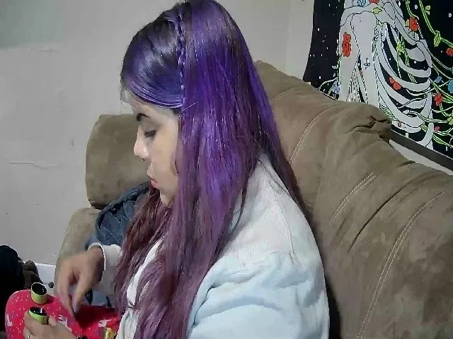 Live sex webcam photo for Lilmisspurp #255572672