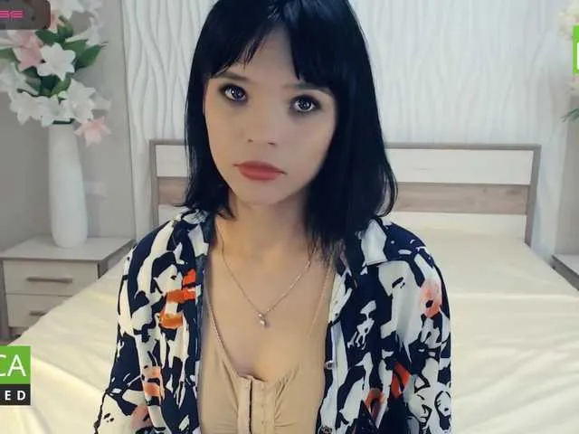 Live sex webcam photo for look-at-me #252329430