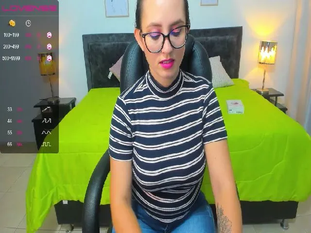 Live sex webcam photo for Hhalaa_ #257961697