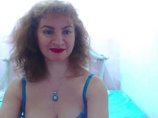Live sex webcam photo for AliceMiller13 #250160422
