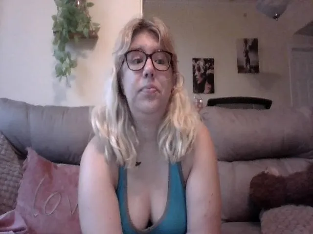 Live sex webcam photo for cozychristine #264255022