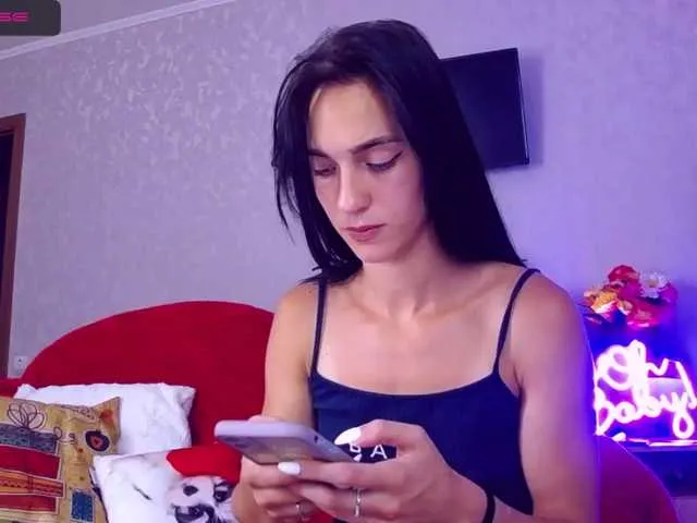 Live sex webcam photo for LovelyLina #263230922