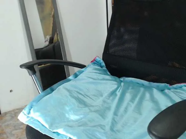 Live sex webcam photo for beckataylor #244975060