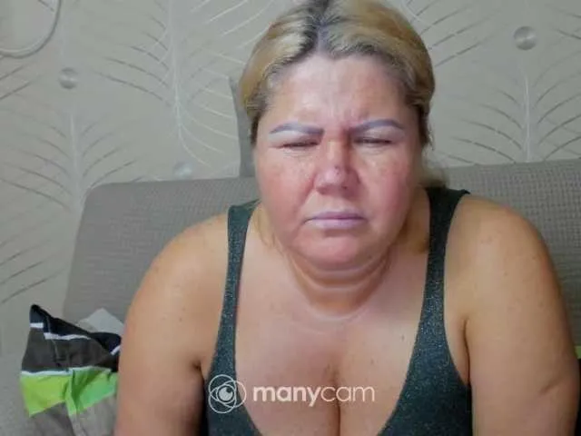 Live sex webcam photo for come2mom #243038290