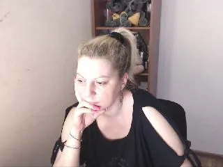 Live sex webcam photo for xHotMilf #251672851