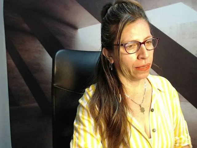 Live sex webcam photo for maturehot-1 #253403831